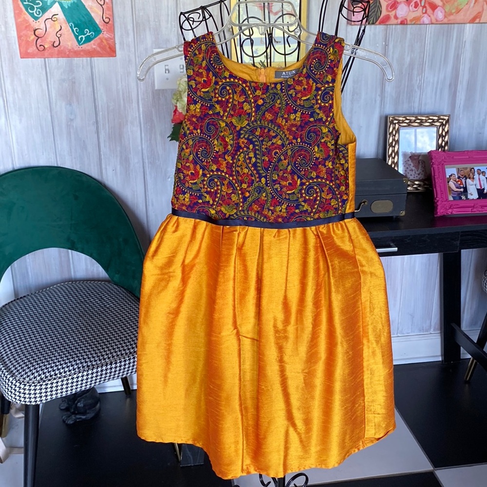 A.T.U.N girls sleeveless dress golden yellow with floral embroidery Sz 9-10y